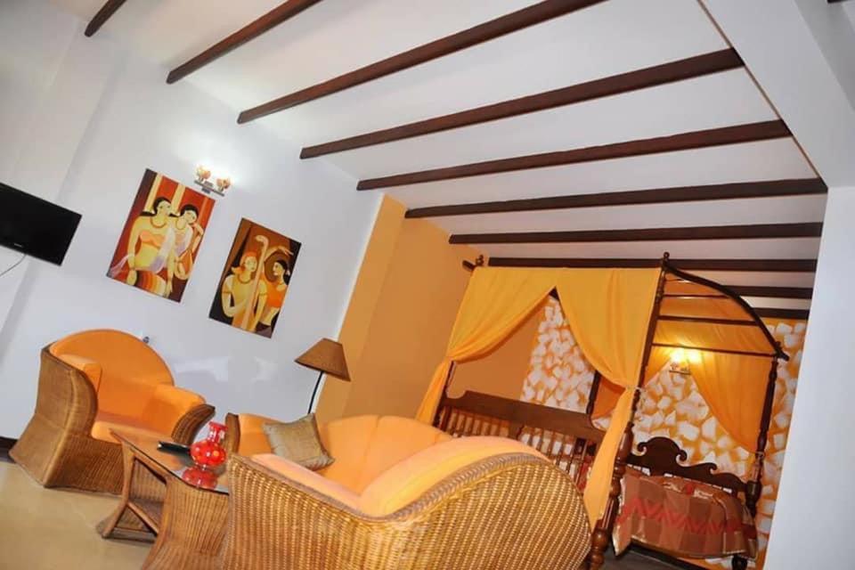 Solomon Beach Hotel Маравила Екстериор снимка