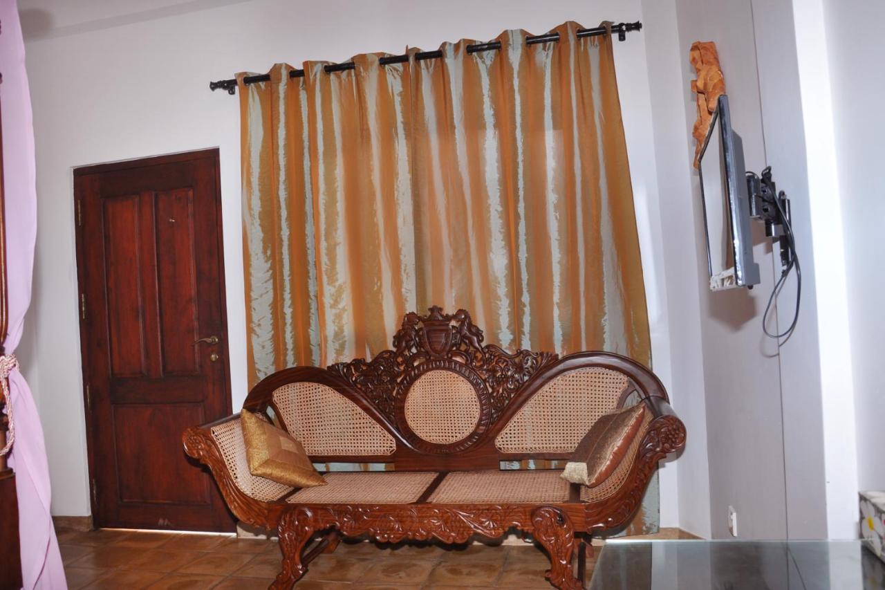 Solomon Beach Hotel Маравила Екстериор снимка