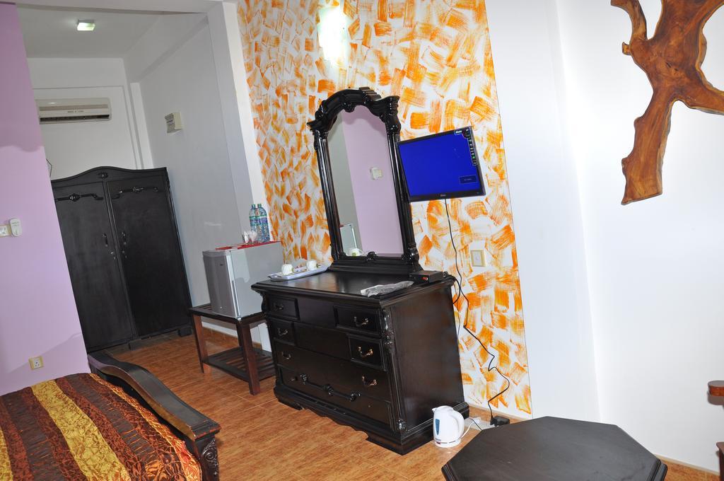 Solomon Beach Hotel Маравила Стая снимка