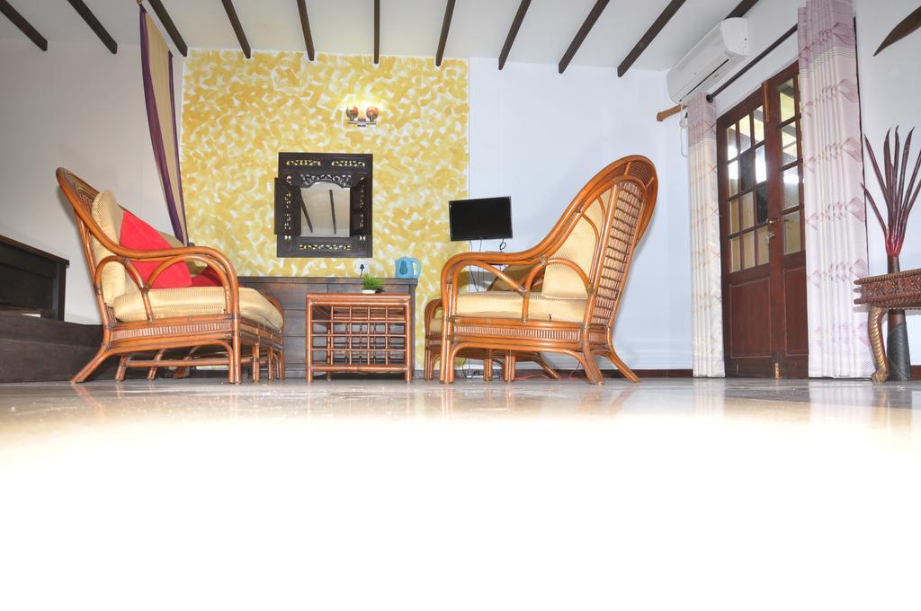 Solomon Beach Hotel Маравила Екстериор снимка