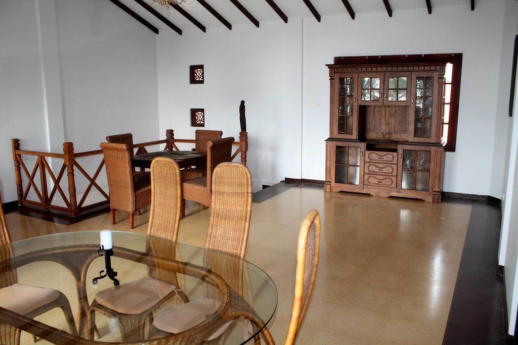 Solomon Beach Hotel Маравила Екстериор снимка