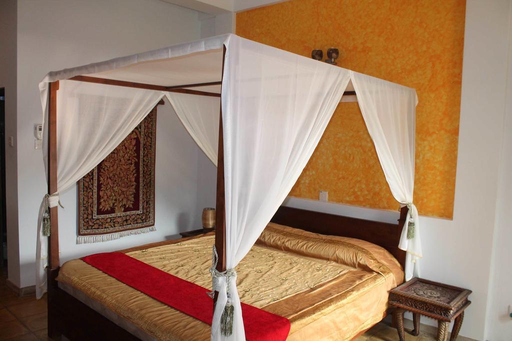 Solomon Beach Hotel Маравила Стая снимка