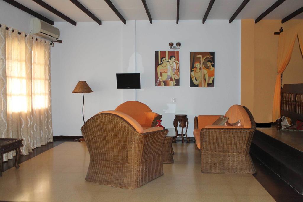 Solomon Beach Hotel Маравила Стая снимка